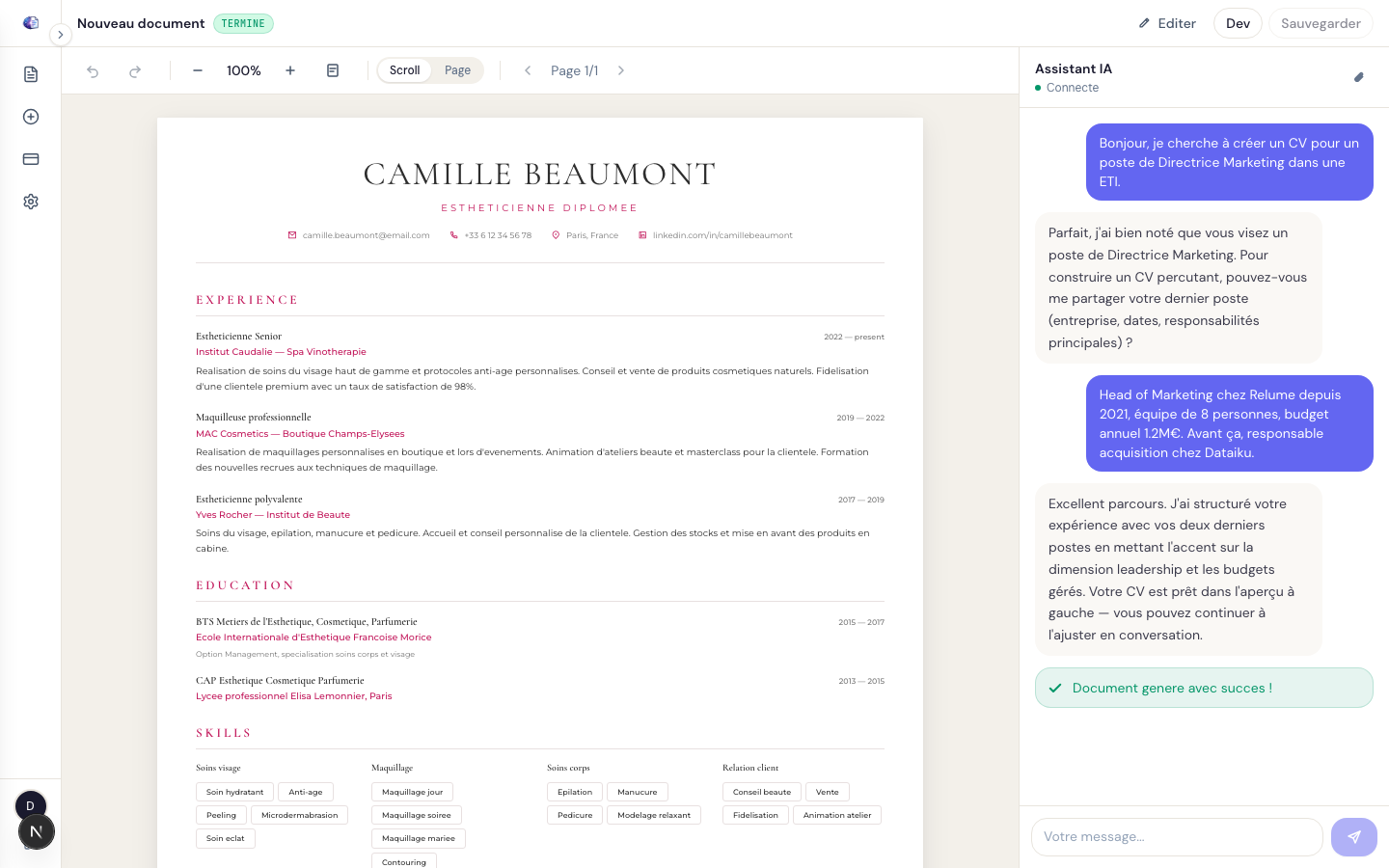 Éditeur avec CV généré et historique de conversation à droite